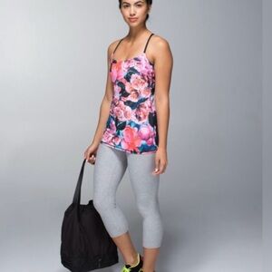 Lululemon Dancing Warrior Tank Secret
Garden / Black, size 10